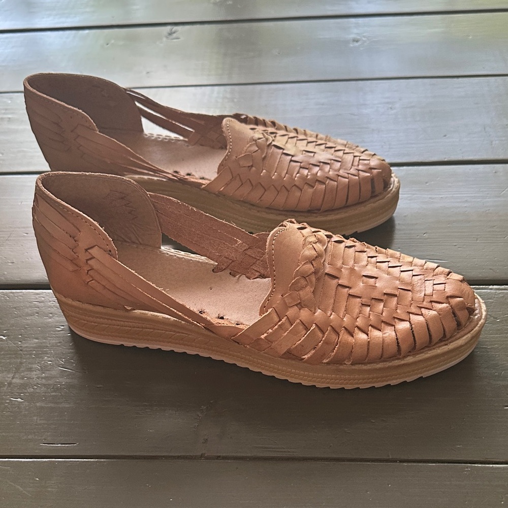 Braided Leather Huaraches Espadrilles Flats in Tan - Picture 2 of 10